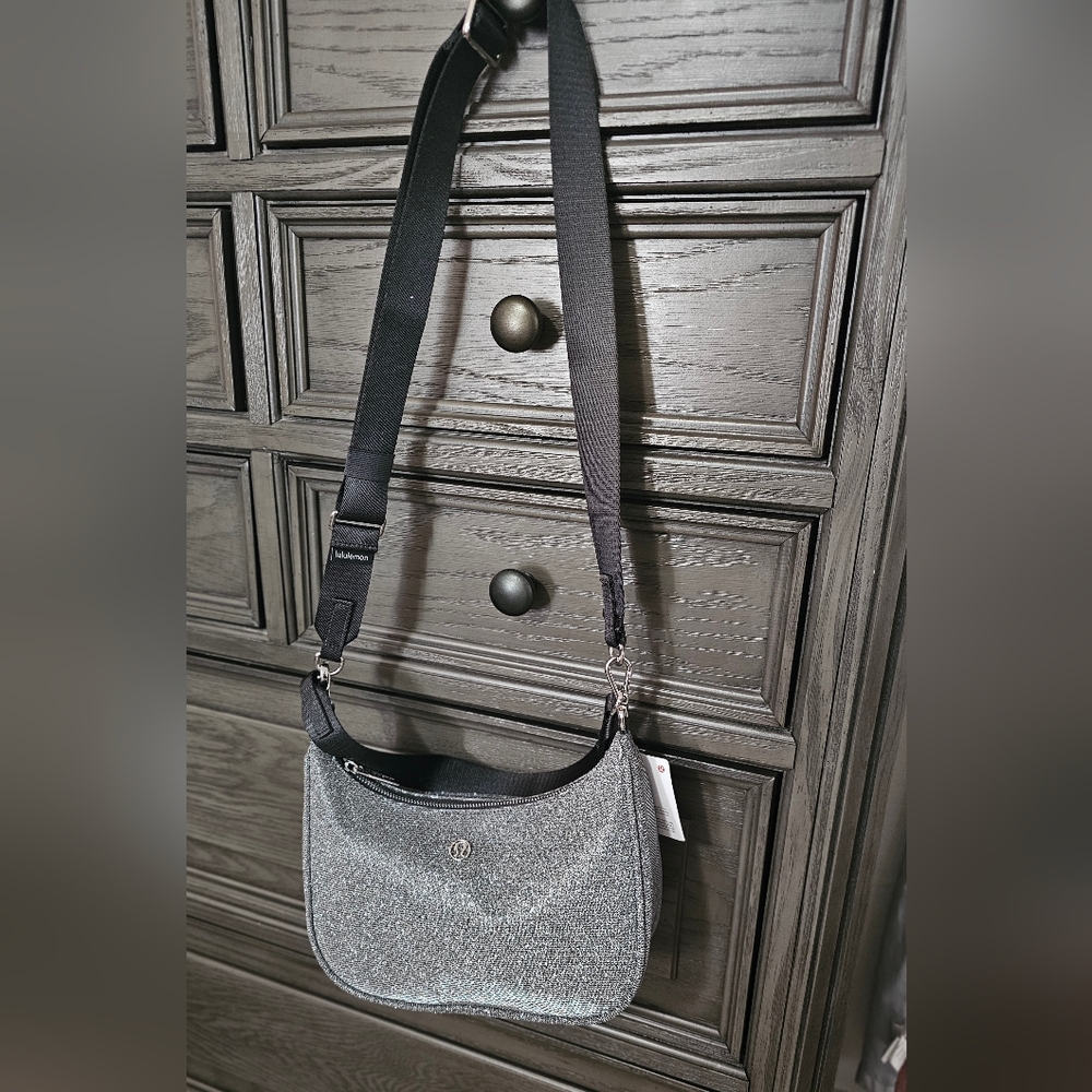 lululemon athletica Silver Gray Crossbody Shoulder Bag - Picture 8 of 8